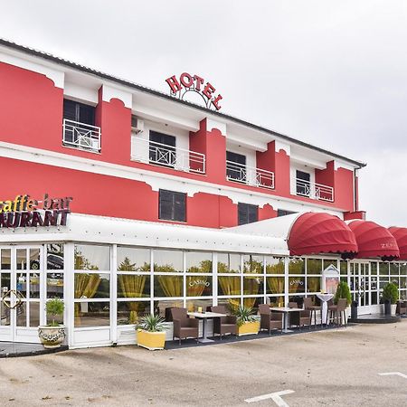 Hotel Zephyr - Plovanija Buje Dış mekan fotoğraf